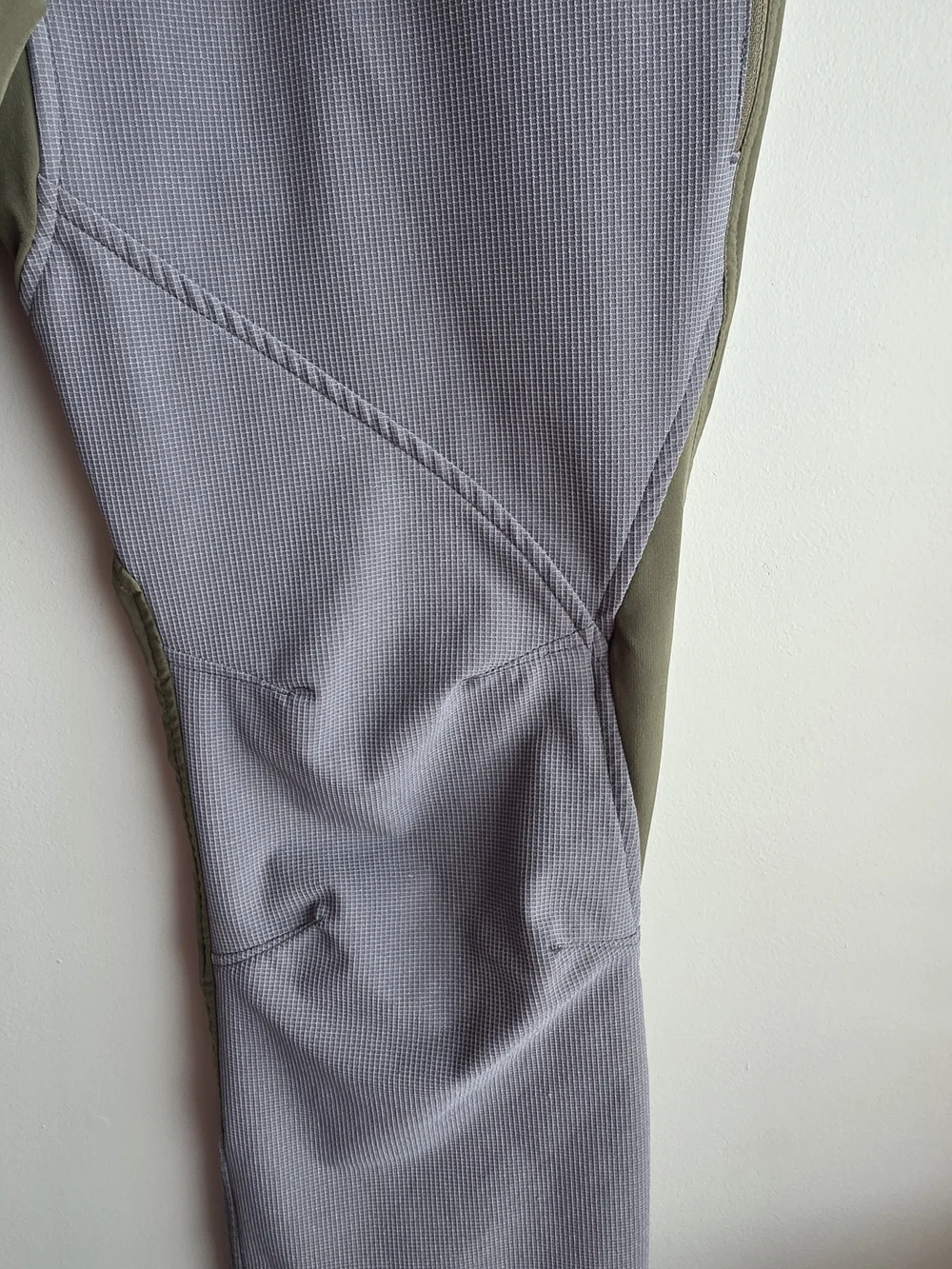 Prois Women's Pradlann Field Hunting Pants - Olive/Grey - Size XL (Estimated) - Picture 10 of 17